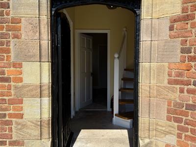 SPACIOUS ENTRANCE HALL